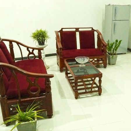 Akoya Pearl Hotell Ratnapura Exteriör bild