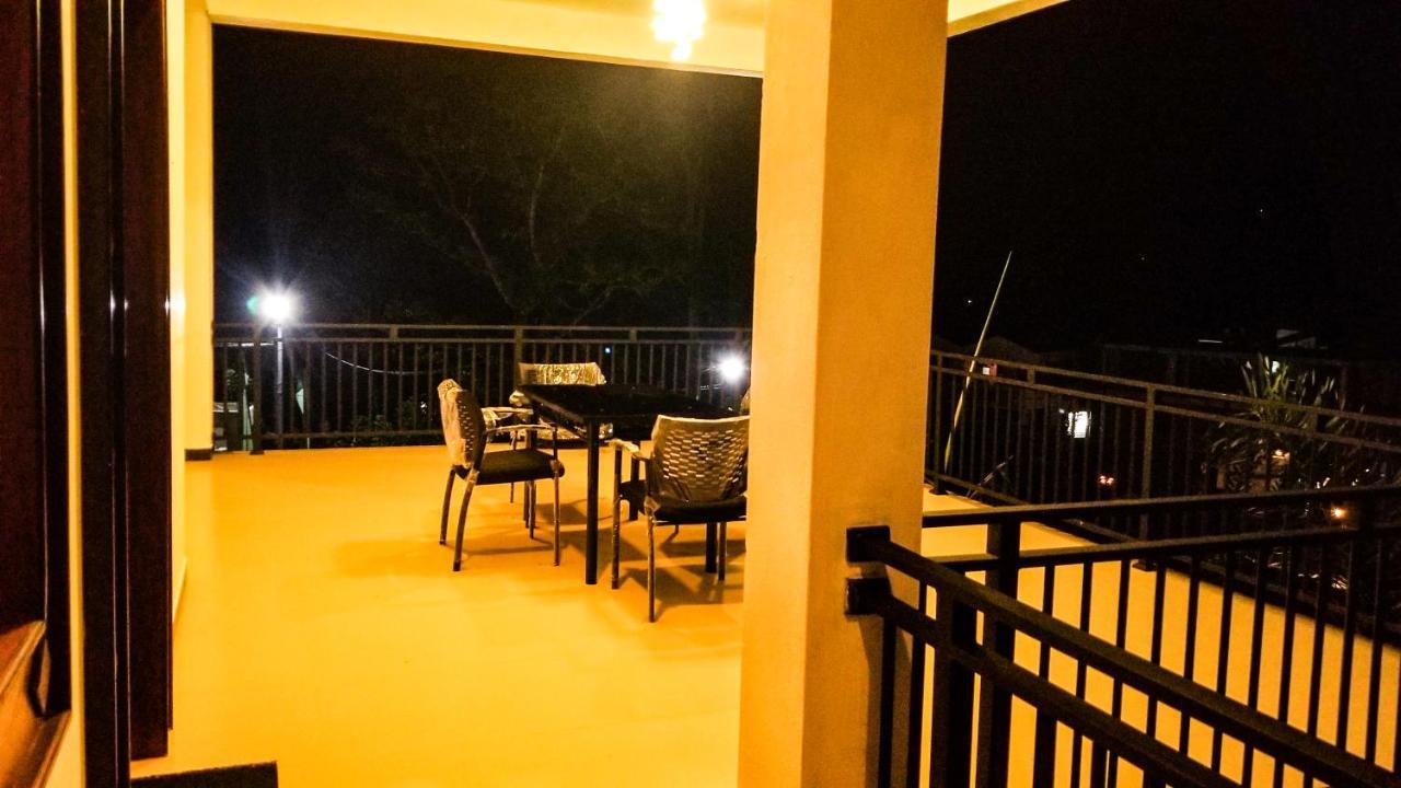 Akoya Pearl Hotell Ratnapura Exteriör bild