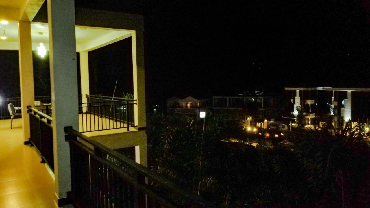 Akoya Pearl Hotell Ratnapura Exteriör bild