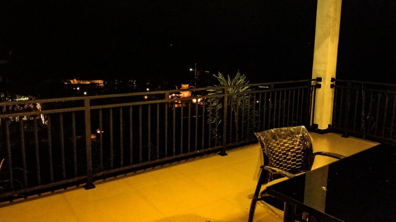 Akoya Pearl Hotell Ratnapura Exteriör bild