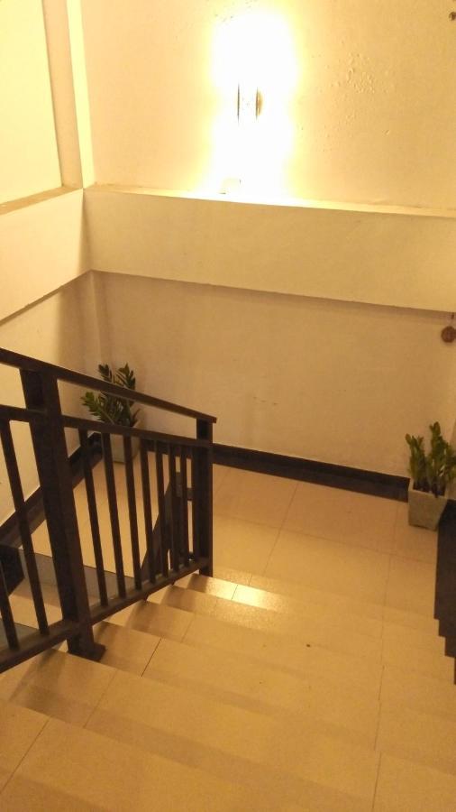 Akoya Pearl Hotell Ratnapura Exteriör bild