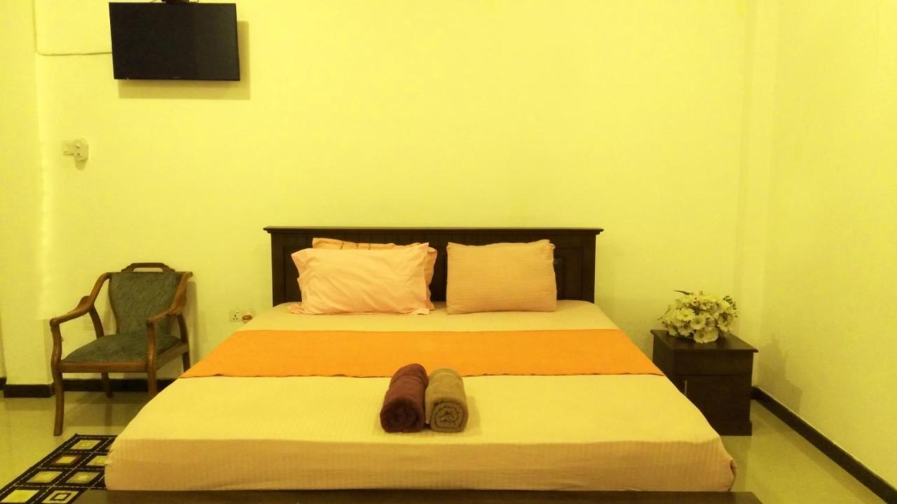 Akoya Pearl Hotell Ratnapura Exteriör bild