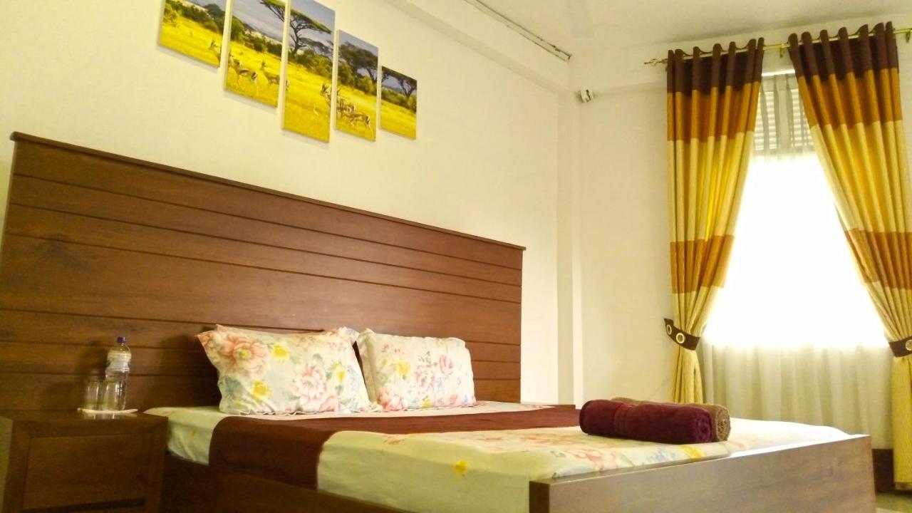 Akoya Pearl Hotell Ratnapura Exteriör bild
