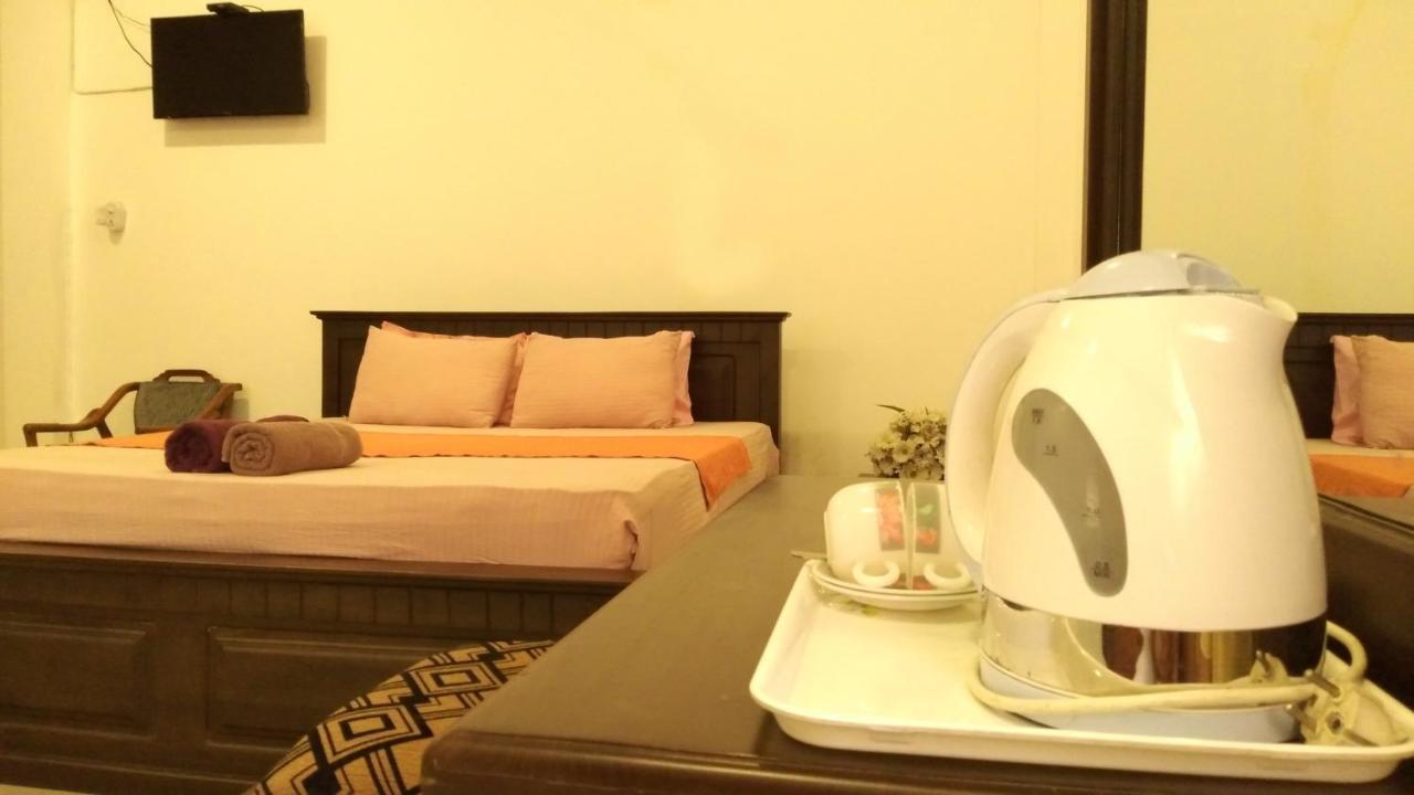 Akoya Pearl Hotell Ratnapura Exteriör bild