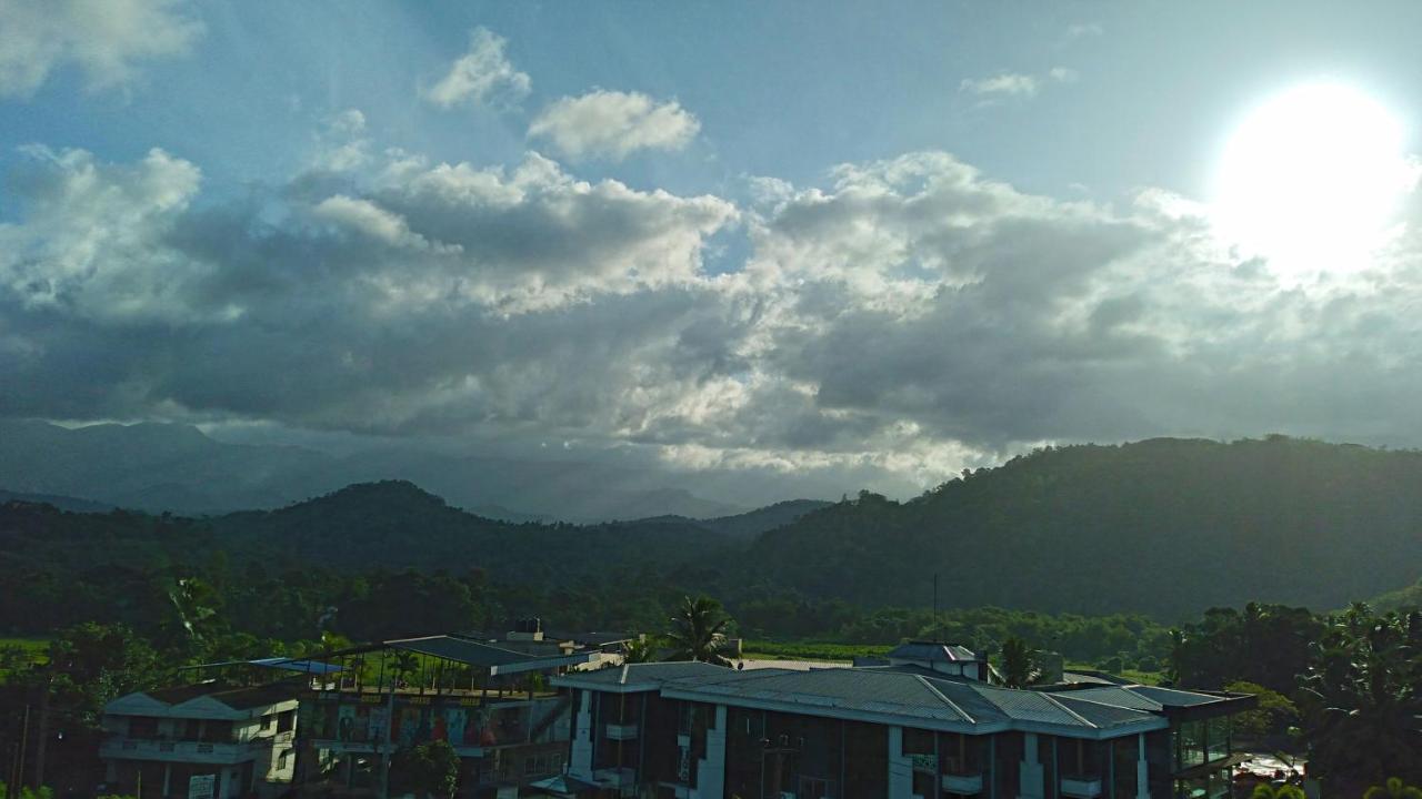 Akoya Pearl Hotell Ratnapura Exteriör bild