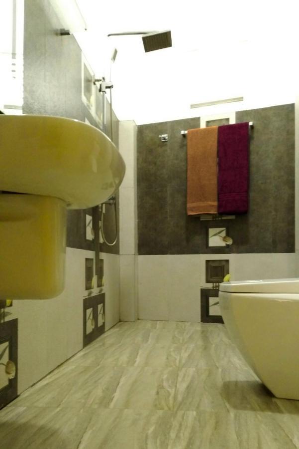 Akoya Pearl Hotell Ratnapura Exteriör bild