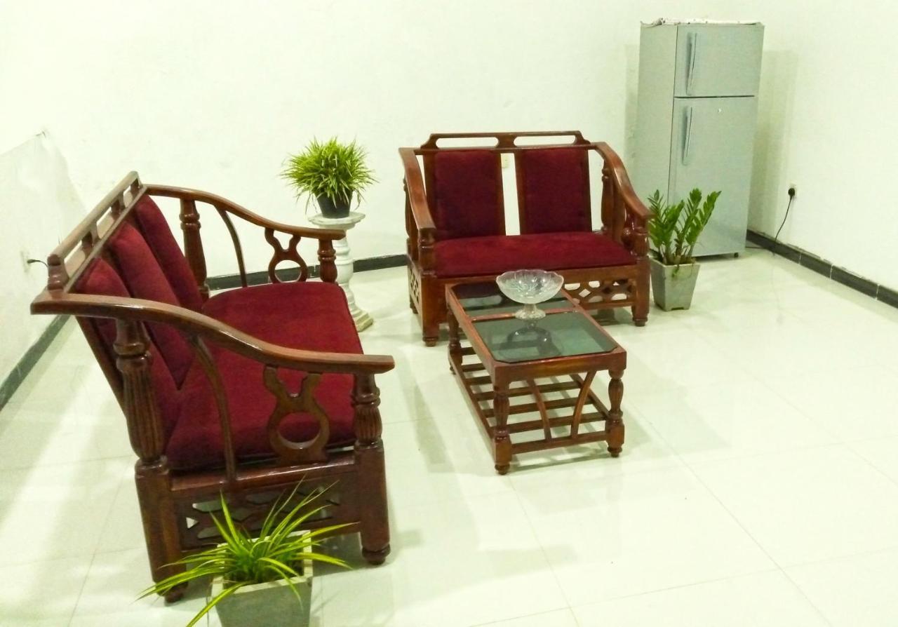 Akoya Pearl Hotell Ratnapura Exteriör bild