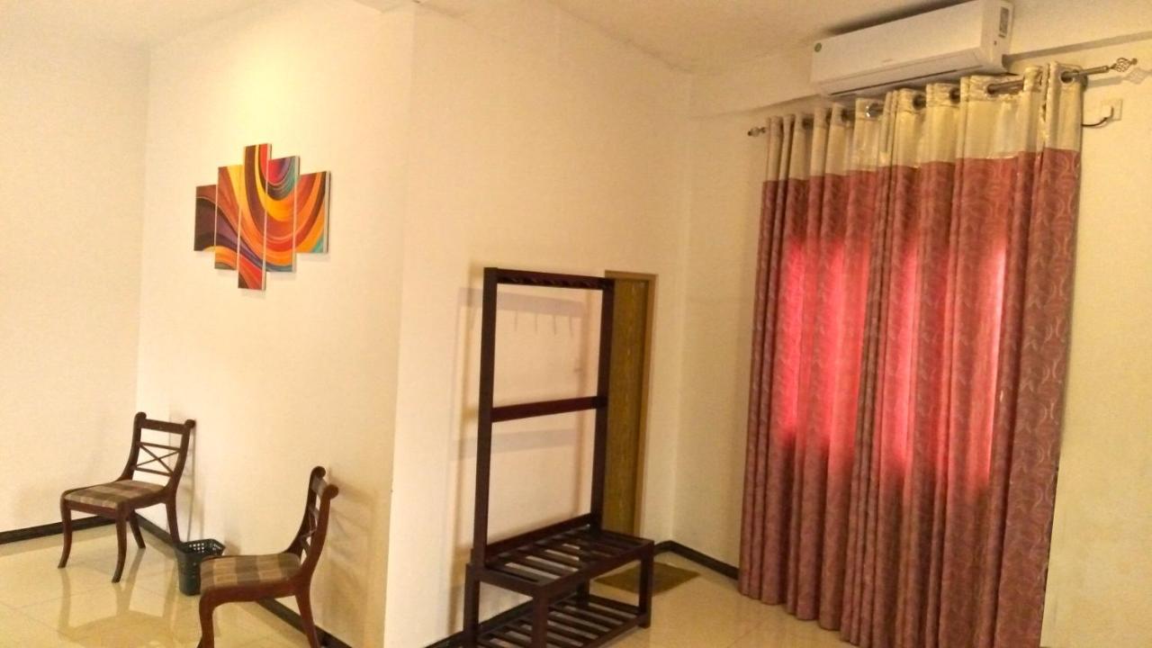 Akoya Pearl Hotell Ratnapura Exteriör bild