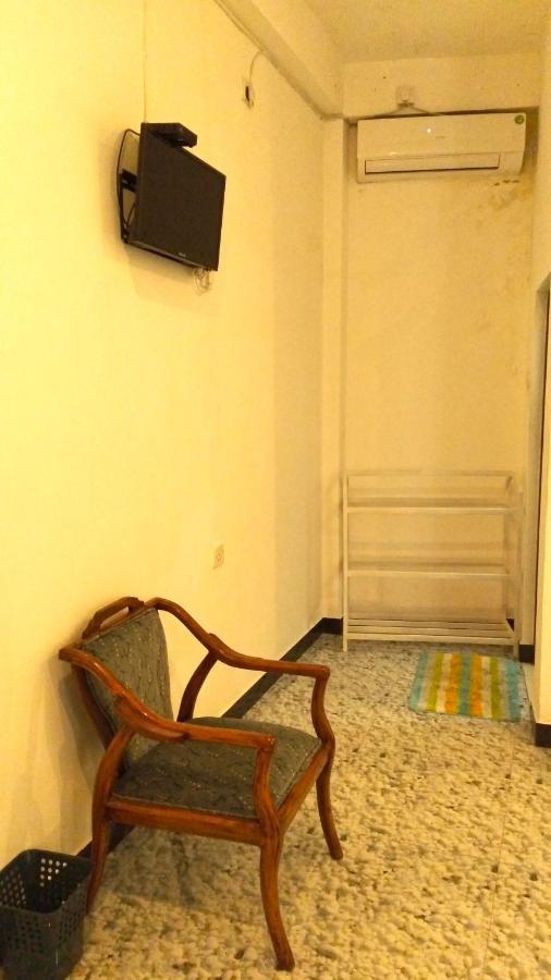 Akoya Pearl Hotell Ratnapura Exteriör bild