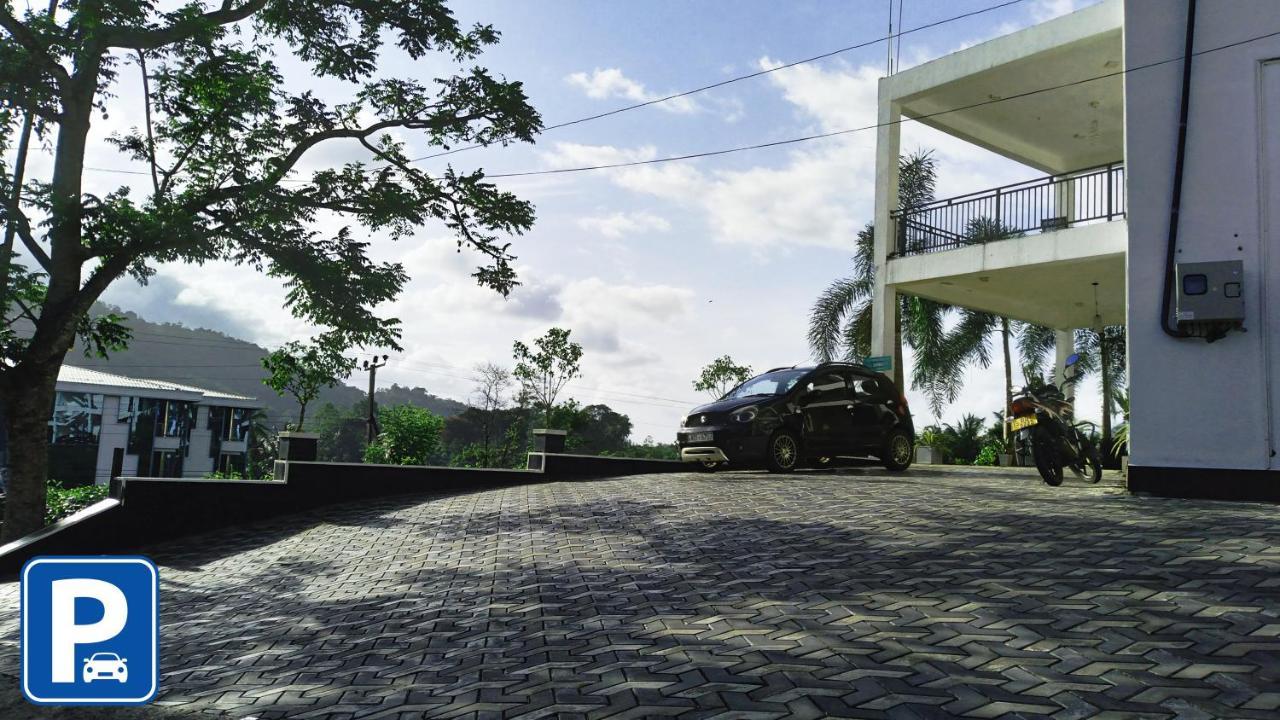 Akoya Pearl Hotell Ratnapura Exteriör bild